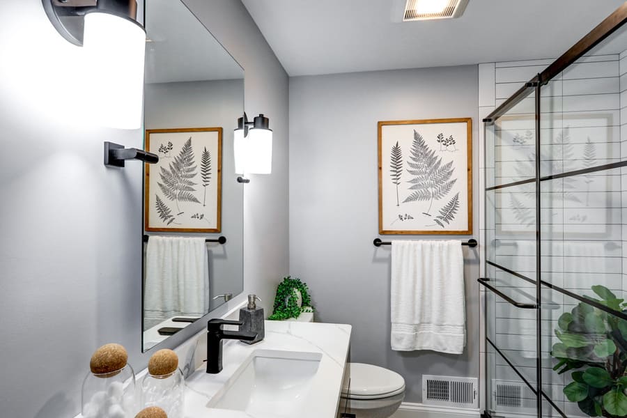Bold Ideas For a Small Bathroom Remodel