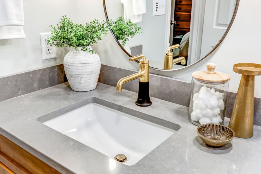 quartz countertop in Manheim Township Primary Bathroom Remodel